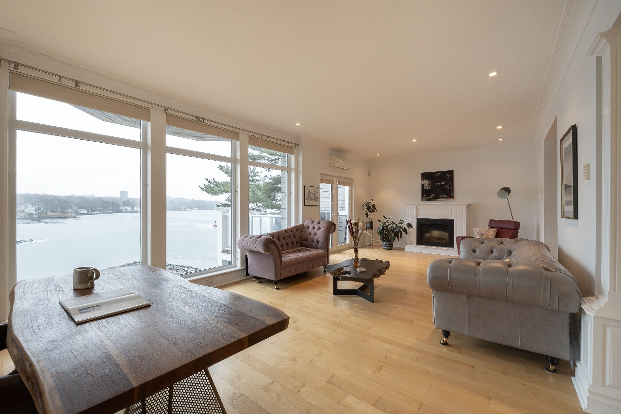 Interior before retouching